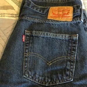 Mens Levi’s jeans.